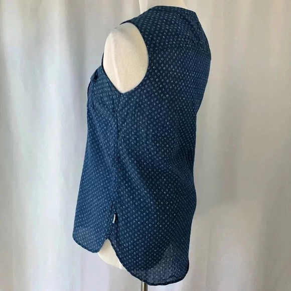 Eddie Bauer Blue Pattern Sleeveless Button Blouse - Picture 6 of 8